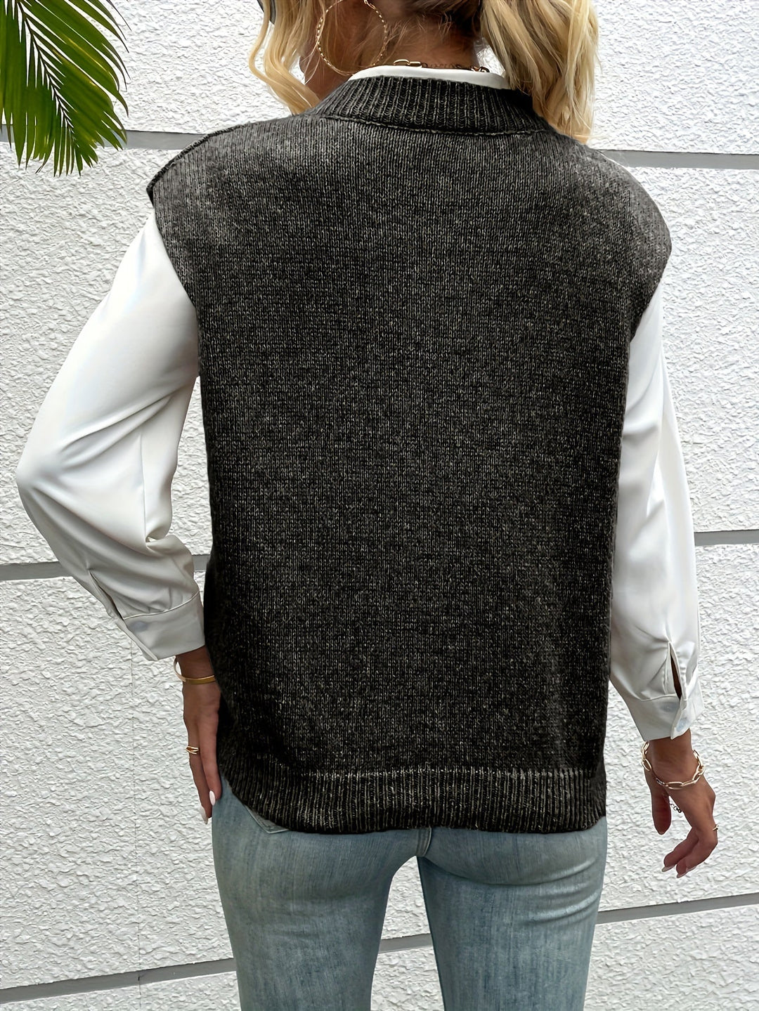 Lova | Women’s V-Neck Sleeveless Layering Knit Jumper