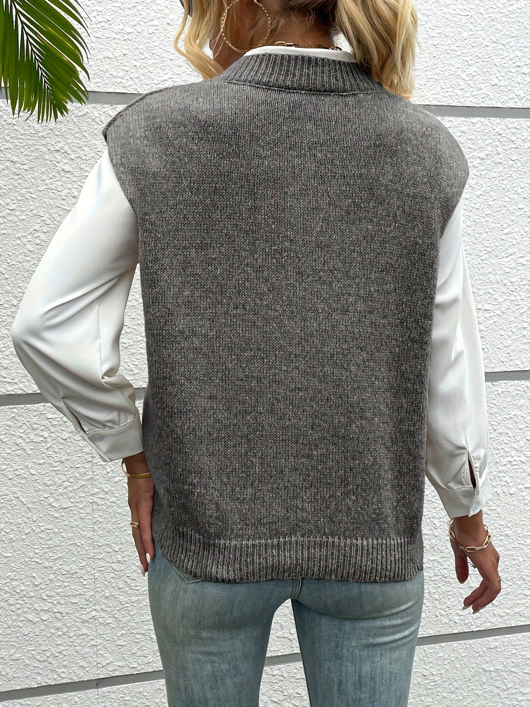 Lova | Women’s V-Neck Sleeveless Layering Knit Jumper