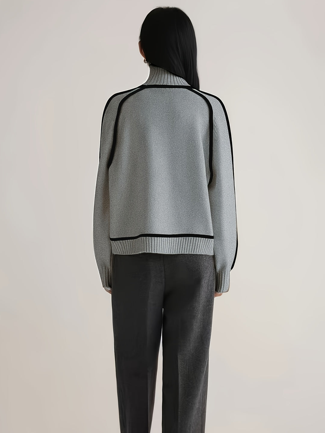 Clara | Colour Block Round-Neck Pullover Sweater