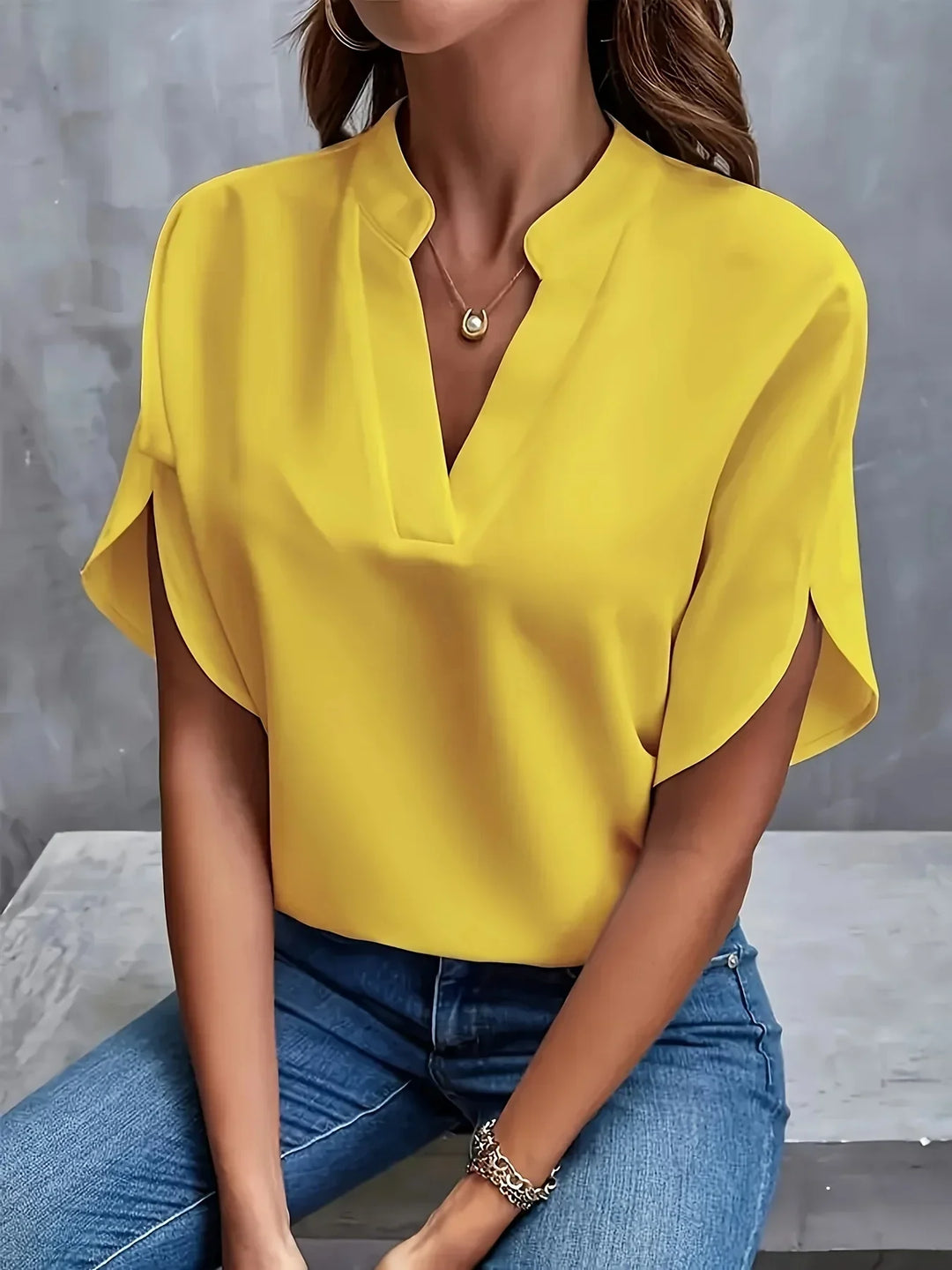 Zaira | Sophisticated Blouse with Tailored Design