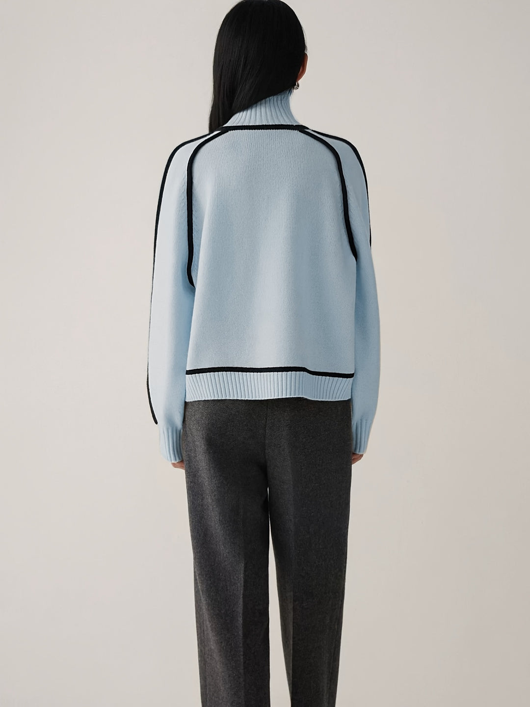 Clara | Colour Block Round-Neck Pullover Sweater