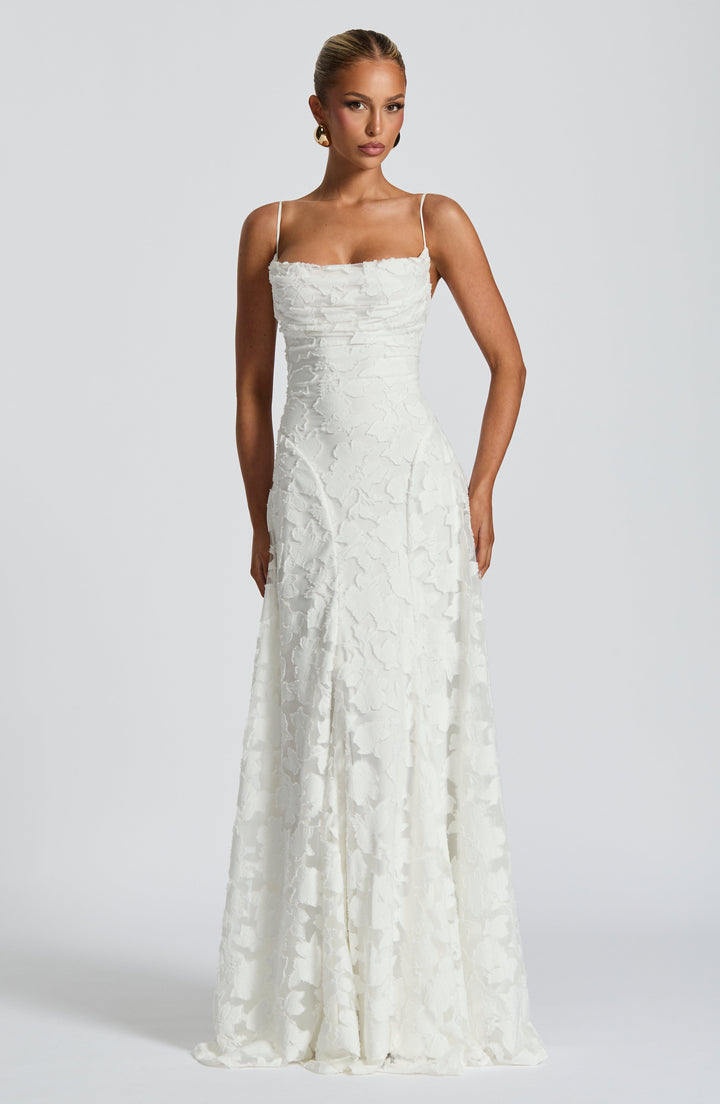 Melioraine | Elegant Flowing Maxi Dress